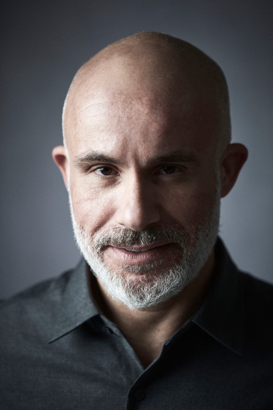 DR. EDUARDO SERRANO DR. EDUARDO SERRANO. Médico humanista
Cirujano Maxilofacial
Experto en Nutrición deportiva
Experto en estética facial.
Conócelo